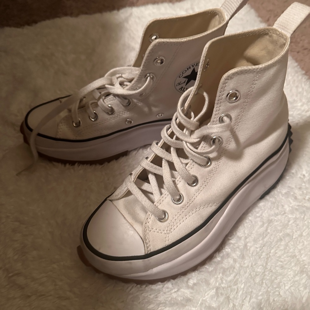 Converse Run Star Hike platform